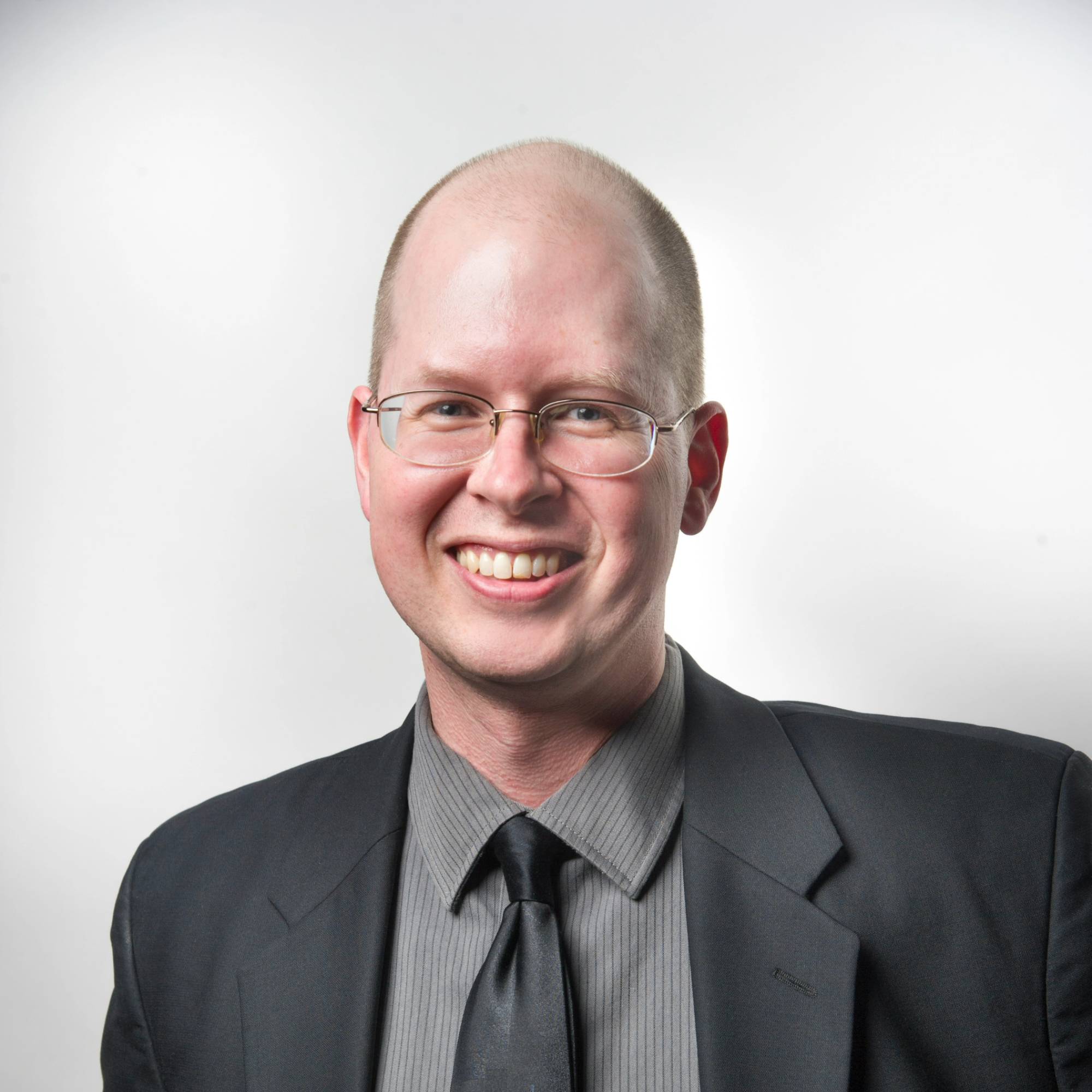 Andrew Lenhart Headshot